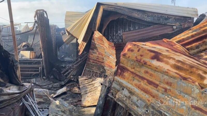 Cơ quan chức năng đang tiến hành thống kê thiệt hại và điều tra nguyên nhân vụ hỏa hoạn.