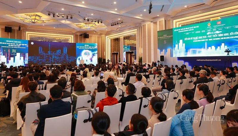 Toàn cảnh phiên toàn thể