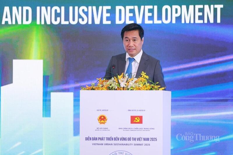 Thứ trưởng Bộ Xây dựng Nguyễn Tường Văn phát biểu tại diễn đàn