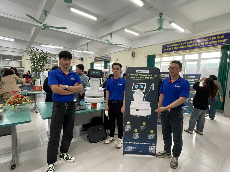 Ngày hội đã thu hút 38 gian hàng tham ra trưng bày. Ảnh: Ngọc Ân