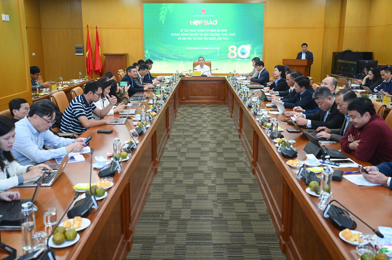 Toàn cảnh Họp báo. Ảnh: Tùng Đinh