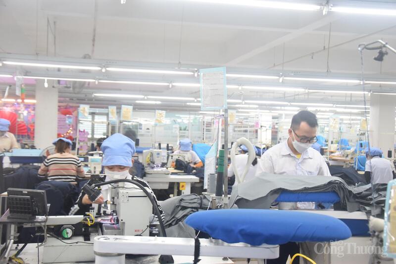 Bộ Công Thương đang tập trung triển khai 4 nhóm giải pháp trọng tâm để hỗ trợ doanh nghiệp tận dụng tốt hơn ưu đãi từ các FTA mang lại