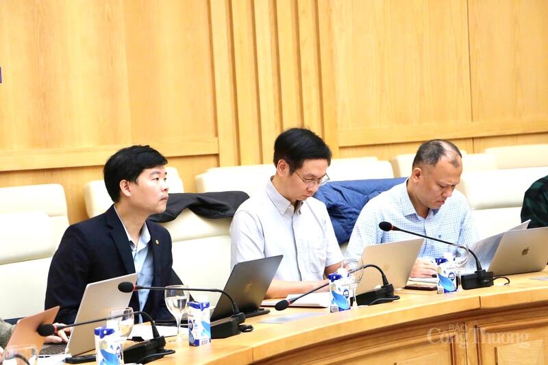 Đại diện các đơn vị tham gia cuộc họp.