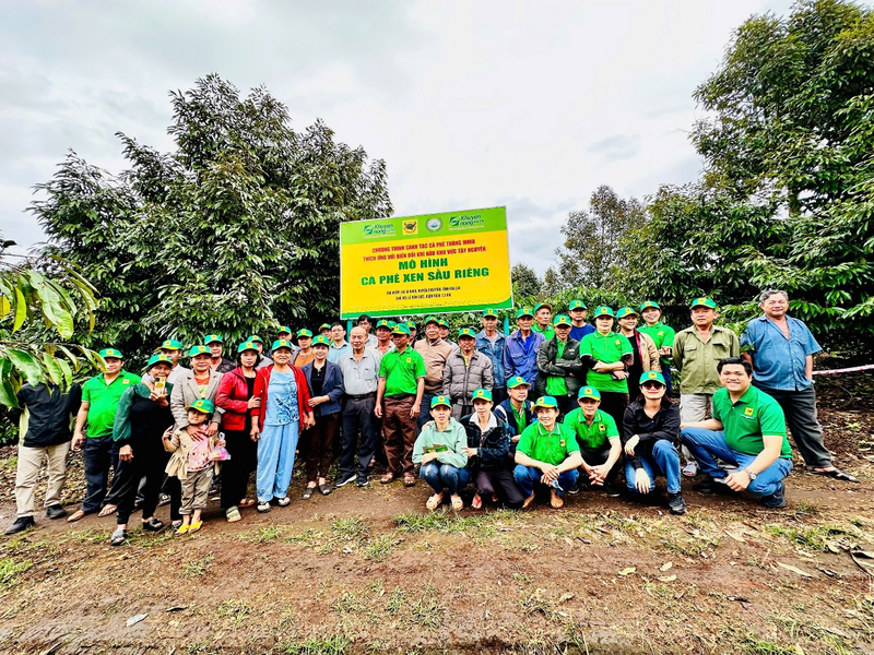 Đoàn cán bộ Công ty CP phân bón Bình Điền, Viện Khoa học kỹ thuật nông lâm nghiệp Tây Nguyên và Trung tâm khuyến nông quốc gia thăm mô hình canh tác cà phê thông minh tại Tỉnh Gia Lai