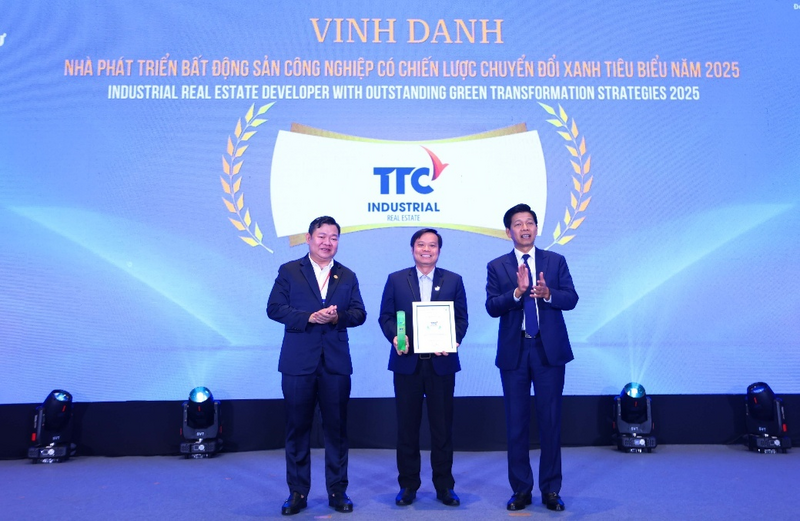 TTC IZ là một trong 10 doanh nghiệp phát triển bất động sản công nghiệp được vinh danh tại hạng mục “Nhà phát triển bất động sản công nghiệp có chiến lược chuyển đổi xanh tiêu biểu năm 2025”.