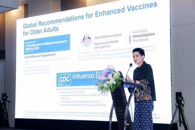 Giáo sư Sasisopin Kiertiburanakul, Phó Trưởng khoa Đào tạo và Văn hóa, Khoa Y, Bệnh viện Ramathibodi, Đại học Mahidol - Thạc sĩ khoa học y tế, Phó Chủ tịch, Hiệp hội Bệnh truyền nhiễm Thái Lan (IDAT) chia sẻ