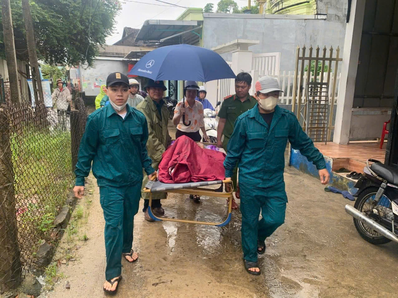 Những trường hợp có bệnh đều được đưa đi cấp cứu kịp thời. Ảnh: Tuệ Lâm