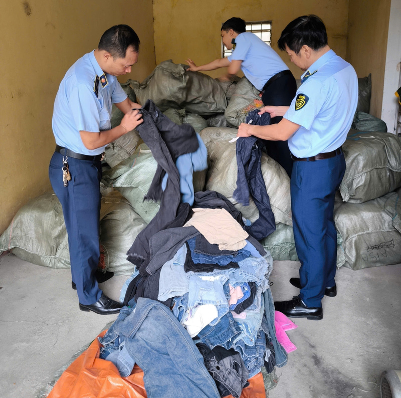 QLTT Lào Cai sẽ tăng cường kiểm tra, xử lý tập trung các mặt hàng có nhu cầu cao dịp Tết Nguyên đán. Ảnh: MT