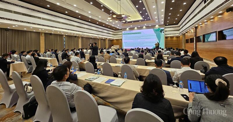 सम्मेलन दृश्य.