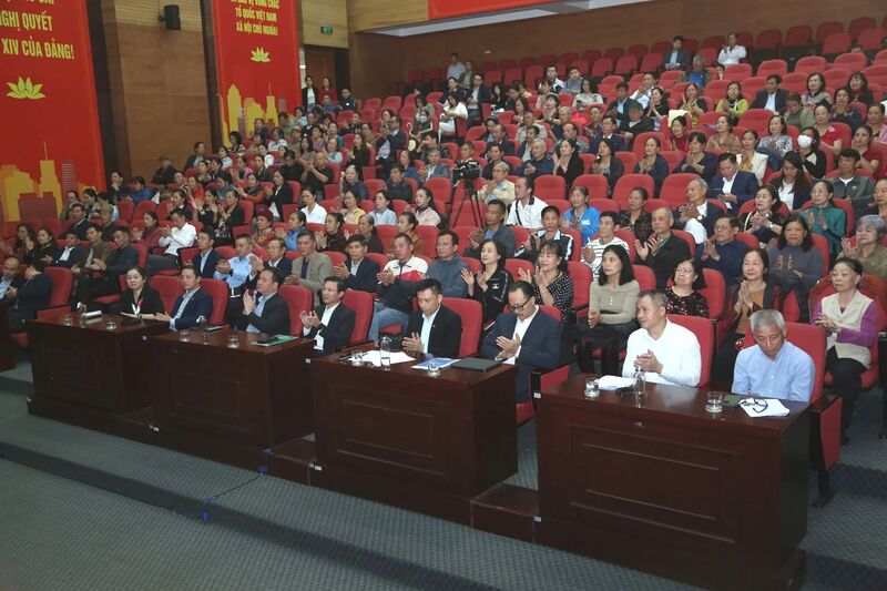 Các đại biểu tham gia tọa đàm. Ảnh: Thành Vĩnh