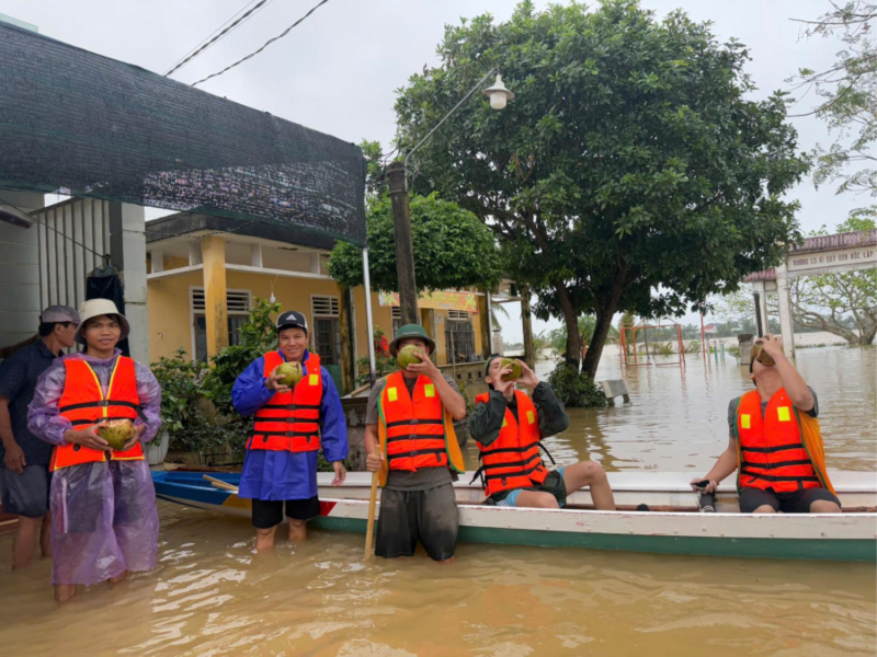 Dừa là biểu tượng của sự chân thành (Ảnh Vầng Trăng Khuyết)