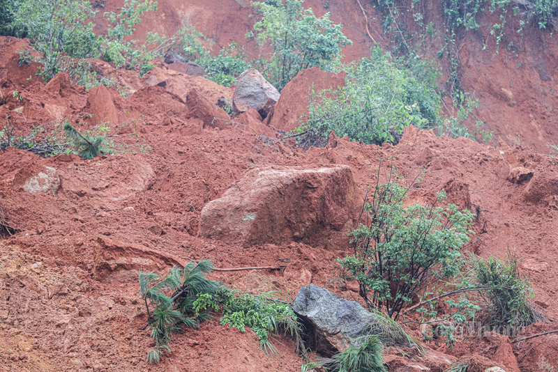 Hà Tĩnh: Khó khăn trong công tác xử lý sạt lở đất - 7