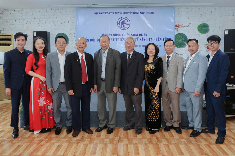 Tổ triển khai đề án của Hiệp hội Thông tin Tư vấn Kinh tế Thương mại Việt Nam. Ảnh: MK