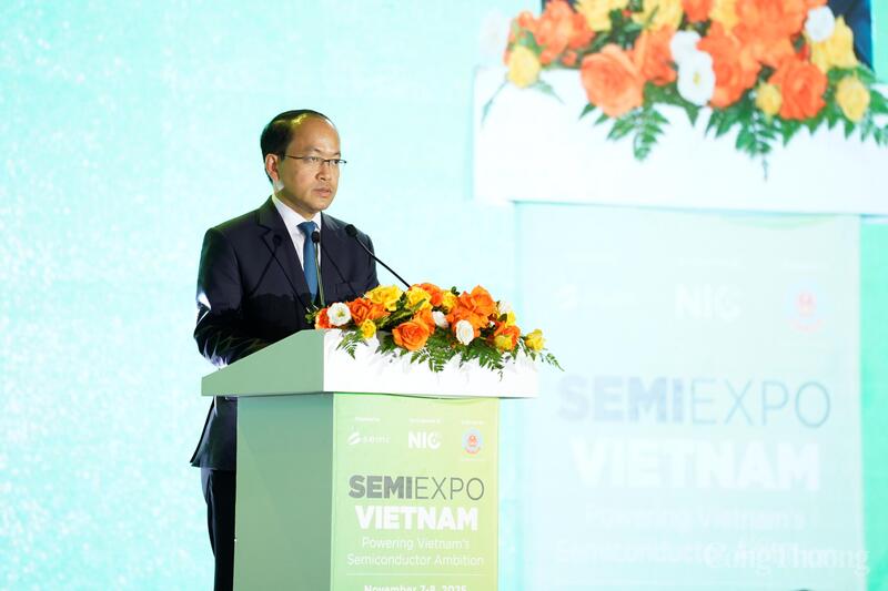 លោក Vu Quoc Huy នាយក NIC ថ្លែងក្នុងពិធីនេះ។ រូបថត៖ NH