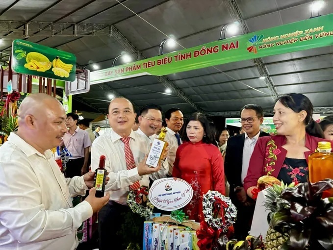 Triển lãm thành tựu Nông nghiệp Đồng Nai 2025 quy tụ khoảng 300 gian hàng tiêu biểu.