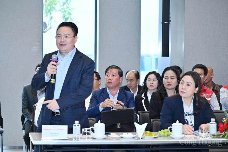 Ông Lê Độ, Phó Tổng Giám đốc Tập đoàn Thành Công báo cáo kết quả hoạt động của Tập đoàn Thành Công.