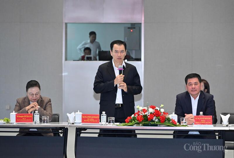 Bộ trưởng Bộ Công Thương Lào Malaythong Kommasith