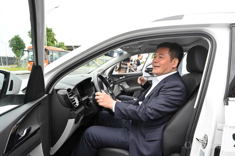 Theo Bộ trưởng, ngành công nghiệp ô tô, công nghiệp điện tử, công nghiệp dệt may da giày là 3 ngành đóng góp tỷ trọng xuất nhập khẩu lớn nhất của Việt Nam trong khoảng 10 năm vừa qua.