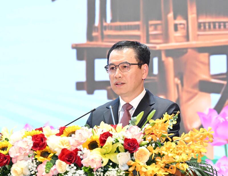 Bộ trưởng Bộ Công Thương Lào Malaythong Kommasith phát biểu kết luận hội nghị.