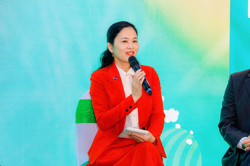 លោកស្រី Le Thi Dung នាយកវិទ្យាស្ថានស៊ើបការណ៍ធុរកិច្ច។