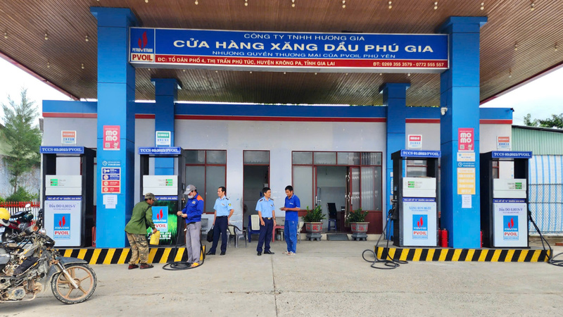 100% quân số của lực lượng quản lý thị trường trực xuyên suốt trong và sau thời gian bão Kalmaegi đi qua. Ảnh: QLTT