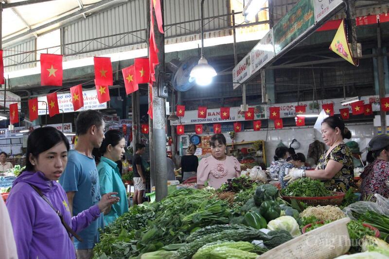 Giá rau xanh ở các chợ truyền thống tại TP. Đà Nẵng tăng mạnh.