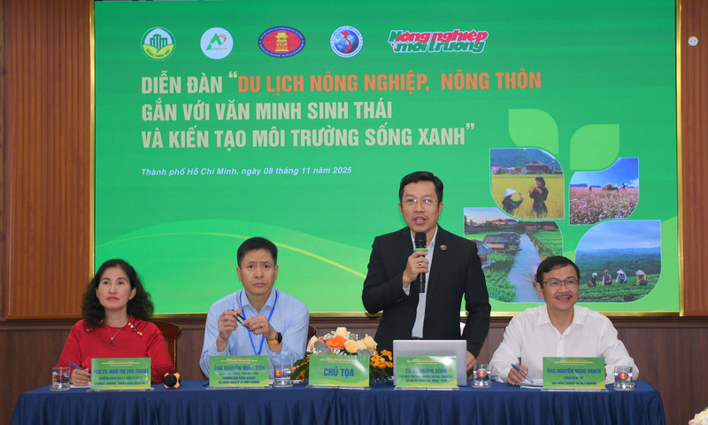 Diễn đàn Quốc gia "Du lịch nông nghiệp, nông thôn gắn với văn minh sinh thái và kiến tạo môi trường sống xanh. Ảnh: Minh Khuê.