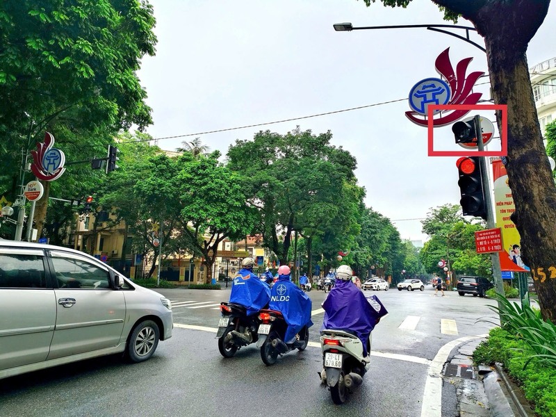 Các đèn tín hiệu giao thông cũ sẽ được thay thế bằng thiết bị công nghệ hiện đại, trí tuệ nhân tạo (AI). Ảnh: H.V