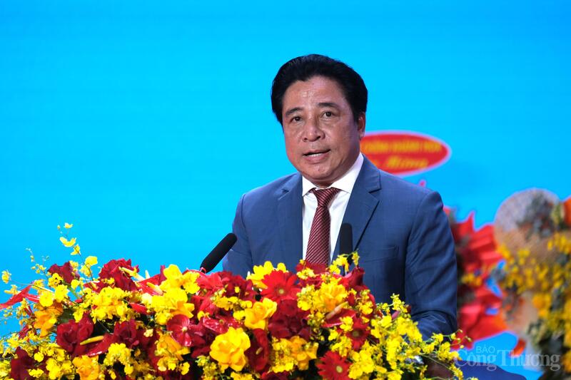 Đồng chí Nguyễn Khắc Toàn, Chủ tịch UBND tỉnh Khánh Hòa phát biểu chỉ đạo tại lễ kỷ niệm. Ảnh: Lê Sơn