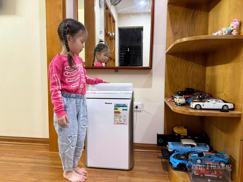 ຄອບຄົວຂອງທ່ານນາງ Tham ໄດ້ເລືອກເຄື່ອງລະບາຍຄວາມຊຸ່ມຊື່ນທີ່ມີມູນຄ່າ 8 ລ້ານດົ່ງ.