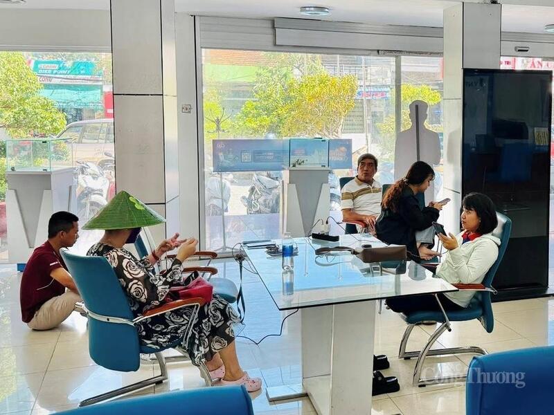 Gratis laddningsstation för batterier vid VNPT Gia Lai.