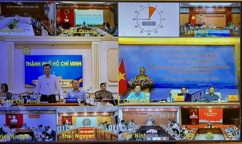 Phiên họp được kết nối trực tuyến từ trụ sở Chính phủ tới 26 tỉnh, thành phố đang có các công trình, dự án quan trọng quốc gia, trọng điểm ngành giao thông vận tải. Ảnh: VGP/Nhật Bắc