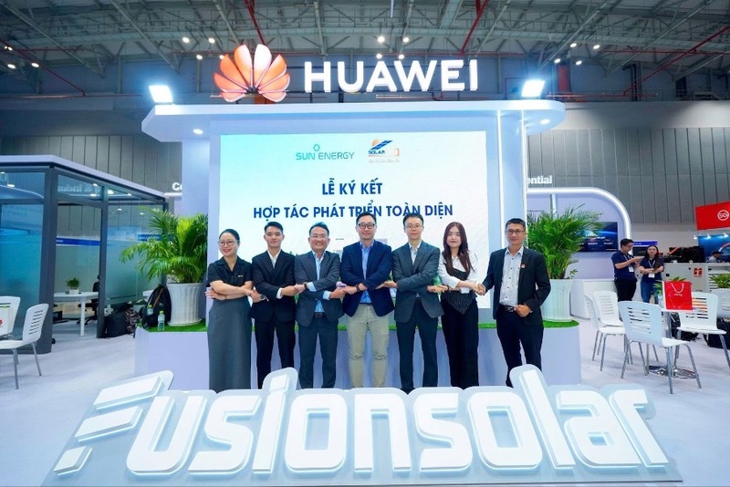 Lễ ký kết hợp tác phát triển toàn diện giữa SUN Energy và Solar Sông Đà