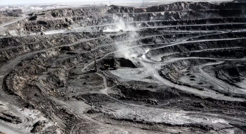 Mỏ đất hiếm tại khu Nội Mông của Trung Quốc. Ảnh: Xinhua