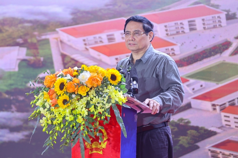 Thủ tướng Phạm Minh Chính phát biểu tại điểm cầu chính xã Yên Khương, tỉnh Thanh Hóa. Ảnh: VGP/Nhật Bắc