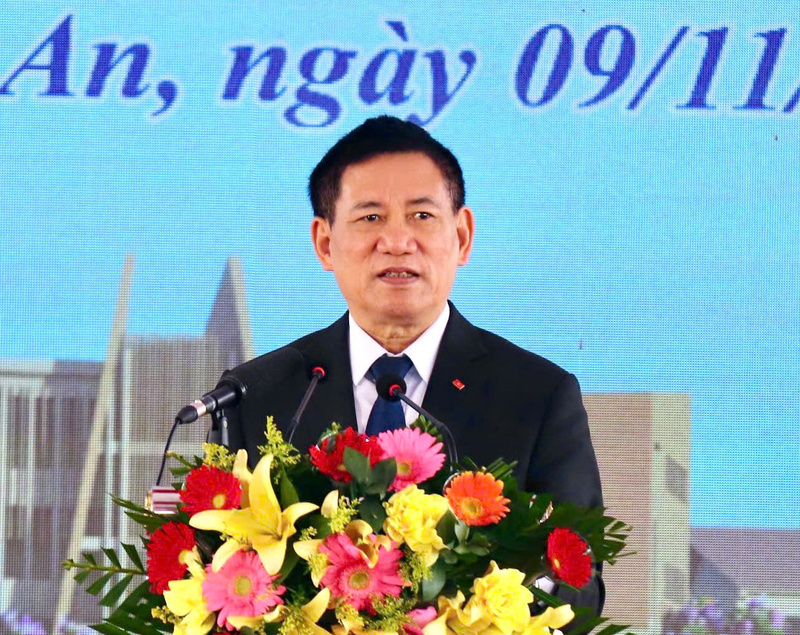 Đồng chí Hồ Đức Phớc, Phó Thủ tướng Chính phủ phát biểu chỉ đạo tại lễ khởi công ở xã Thuận An.