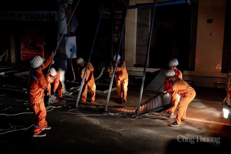 1.300 kỹ sư, công nhân lao động ngành điện đã có mặt tại tỉnh Gia Lai và tỉnh Đắk Lắk, trong đó có lực lượng xung kích đến từ các đơn vị điện lực: Quảng Trị, Huế, Đà Nẵng, Quảng Ngãi, Khánh Hòa, công ty CP Điện lực Khánh Hòa , Công ty Dịch vụ Điện lực miền Trung và Công ty TNHH MTV Thí nghiệm điện miền Trung, khẩn trương bắt tay vào khôi phục cấp điện.