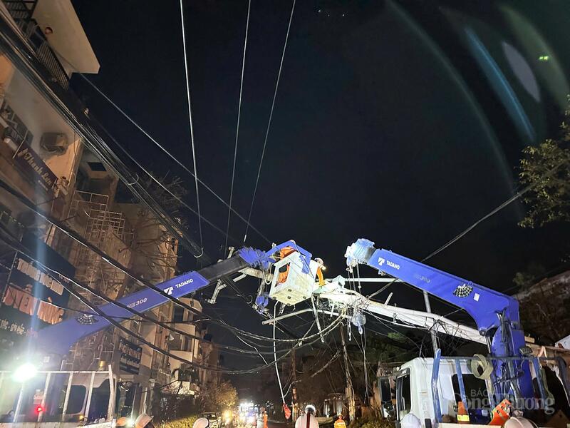 Ngay trong ngày đầu tiên (8/11), các đội xung kích đã khắc phục hàng chục trụ điện ngã đỏ, kéo lại dây, đảm bảo thông tuyến an toàn tại nhiều xuất tuyến như: XT471-483 Quy Nhơn 2 cấp điện Trung tâm thành phố Quy Nhơn (cũ); xuất tuyến 476-484 Quy Nhơn 2 cấp điện Trung tâm thành phố Quy Nhơn (cũ); xuất tuyến 475-477 Phước Sơn từ cột C2-C19; 2 XT mạch kép 472-474 sau TBA 110kV Phù Cát từ cột C2 đến C27…