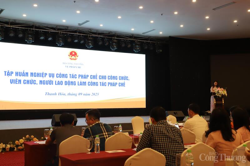 Các chương trình tập huấn, bồi dưỡng nghiệp vụ công tác pháp chế tiếp tục được đẩy mạnh. Ảnh: Hoa Quỳnh.