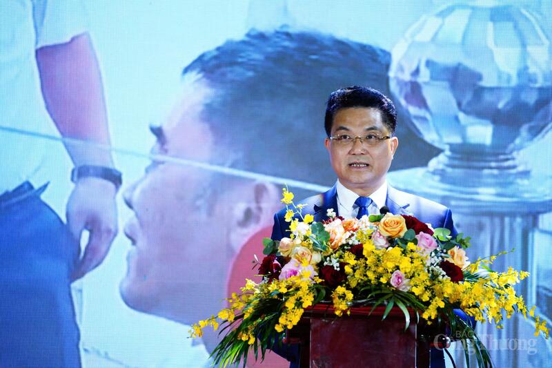 Ông Lê Quang Hòa, Ủy viên Ban Thường vụ Tỉnh ủy, Phó Chủ tịch UBND tỉnh Hưng Yên phát biểu khai mạc. Ảnh: Thái Mạnh