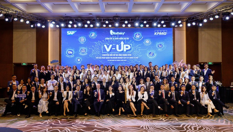 Tập thể các thành viên ban dự án V-Up - VitaDairy