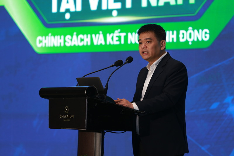 TS. Phí Vĩnh Tường, Phó Viện trưởng Viện Kinh tế Việt Nam và Thế giới phát biểu đề dẫn tại diễn đàn