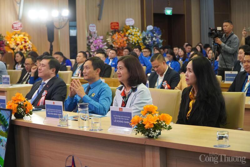 Thứ trưởng Nguyễn Sinh Nhật Tân dự Đại hội đại biểu Đoàn Thanh niên Bộ Công Thương khóa V - 2