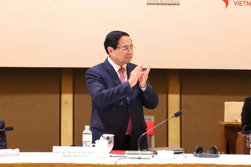 Thủ tướng Chính phủ Phạm Minh Chính cùng lãnh đạo các ban ngành tại Diễn đàn VDF 2025. Ảnh: Thanh Vân.