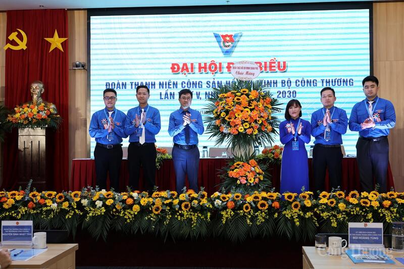 Chùm ảnh: Đại hội đại biểu Đoàn Thanh niên Bộ Công Thương khóa V - 13