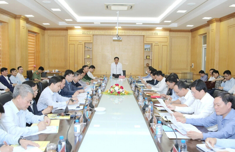 Ông Nguyễn Doãn Anh, Bí thư Tỉnh ủy Thanh Hóa chủ trì buổi làm việc với Ban Quản lý Khu kinh tế Nghi Sơn. Ảnh: Minh Hiếu