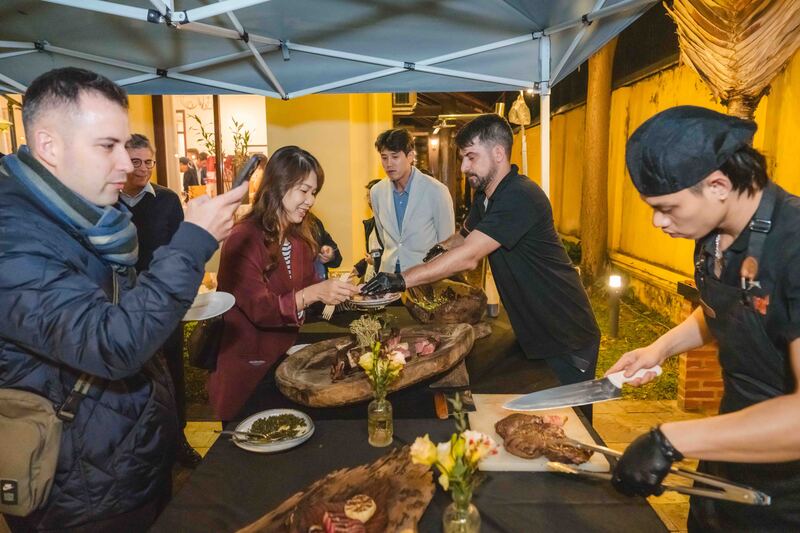 Đại sứ quán Argentina thường niên tổ chức các sự kiện giới thiệu ẩm thực Nam Mỹ tại Việt Nam. Ảnh: Mỹ Linh