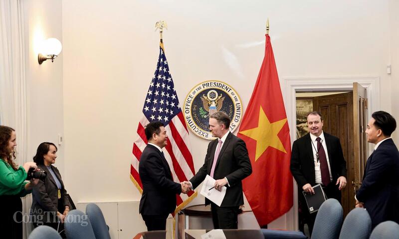 Phiên đàm phán cấp Bộ trưởng giữa Bộ trưởng Bộ Công Thương Nguyễn Hồng Diên, Trưởng đoàn đàm phán Chính phủ và Trưởng Đại diện Thương mại Hoa Kỳ Jamieson Greer, Trưởng đoàn đàm phán Hoa Kỳ đã diễn ra vào ngày 10/11. Ảnh: Nguyên Minh