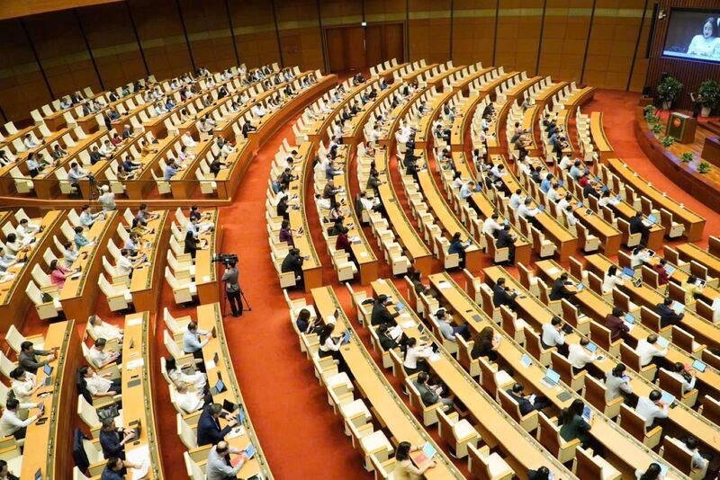 Toàn cảnh phiên thảo luận tại hội trường chiều 12/11. Ảnh: QH