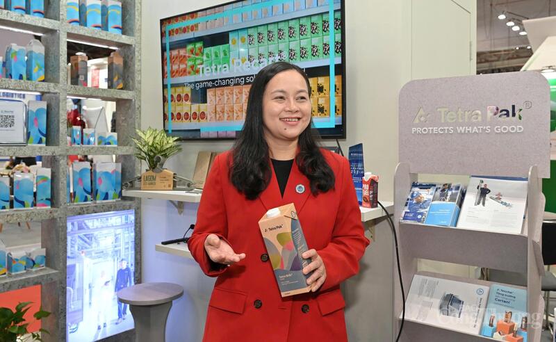 Bà Nguyễn Thanh Giang - Tổng Giám đốc Công ty Tetra Pak Việt Nam trao đổi với phóng viên Báo Công Thương.
